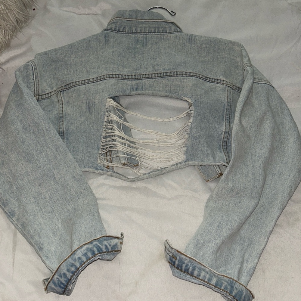 Cropped Denim Jacket - Picture 3 of 4